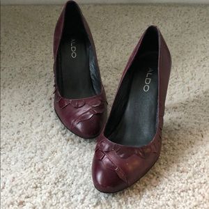 Plum leather pumps